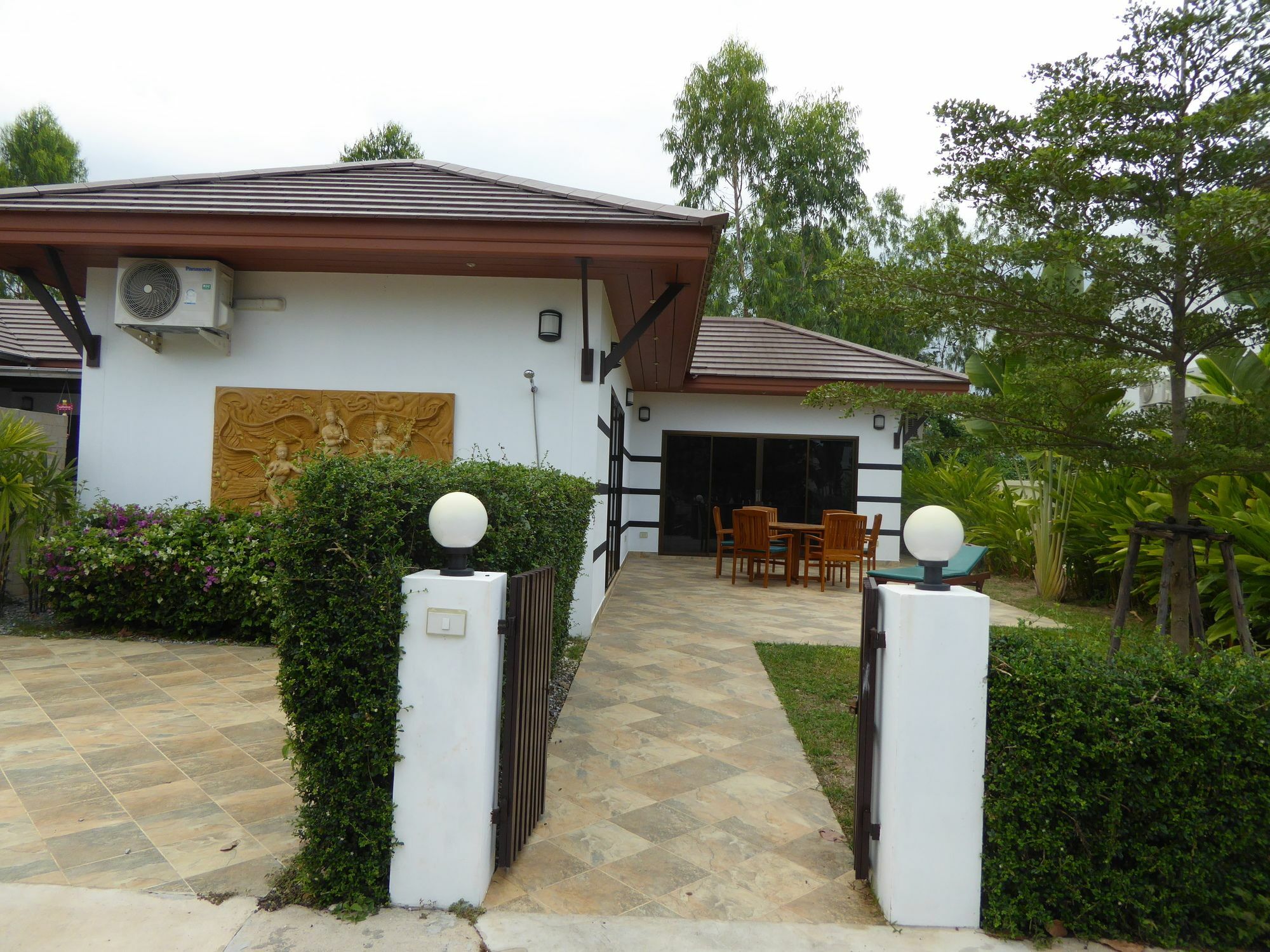 Tropicana Beach Villa At Vip Resort Ban Phe Esterno foto